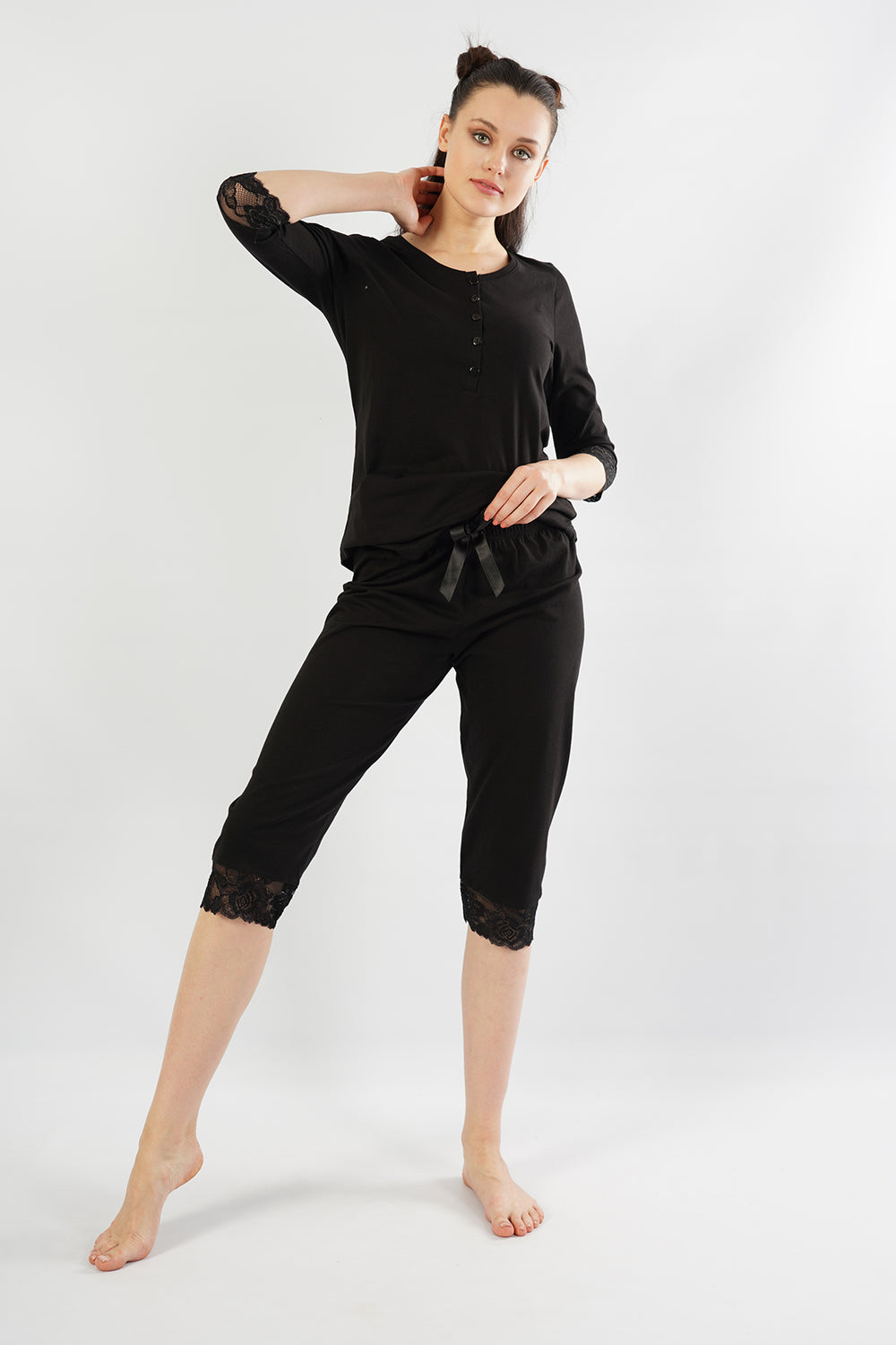Woman Lace Capri Set