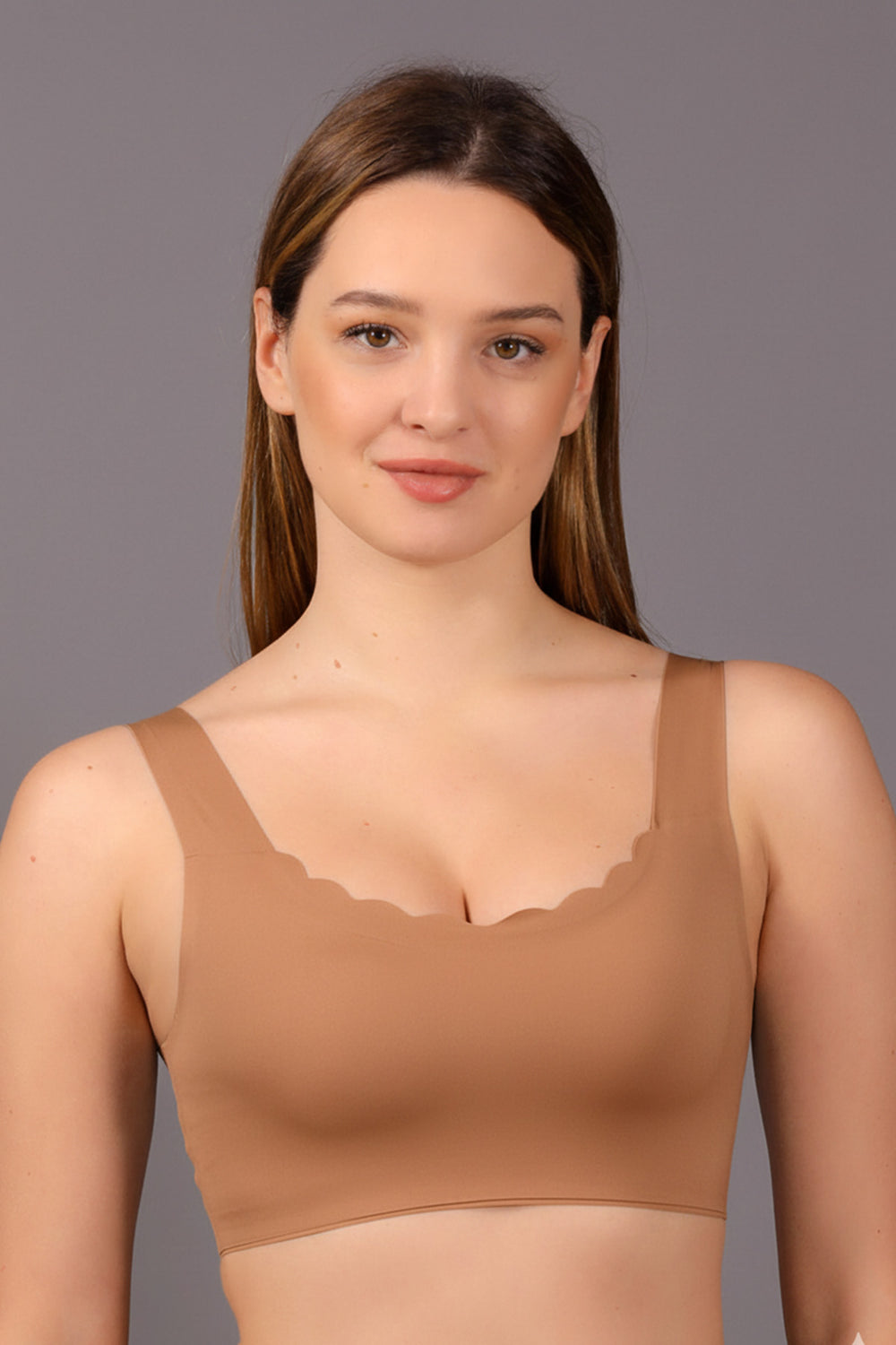 Kadın Desteksiz B Cup Balensiz Dikişsiz Lazer Çıkarılabilir Pedli Sütyen
