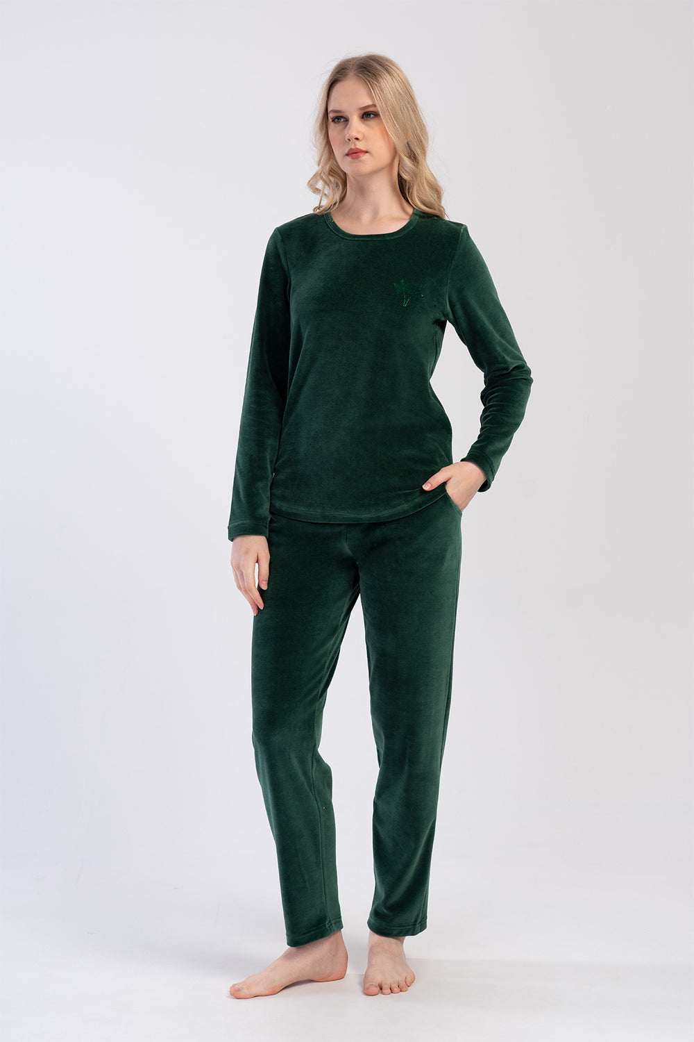 Woman Velvet Emerald Pocket Detail Pyjama Set