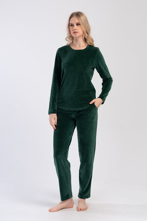 Woman Velvet Emerald Pocket Detail Pyjama Set