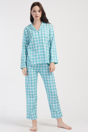 Woman Two Yarn Mint Buttoned Pyjama Set