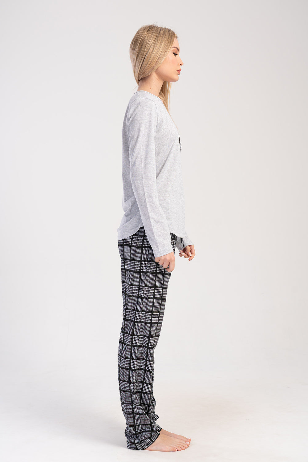 Woman Plaid Supreme Long Sleeve Pyjama Set