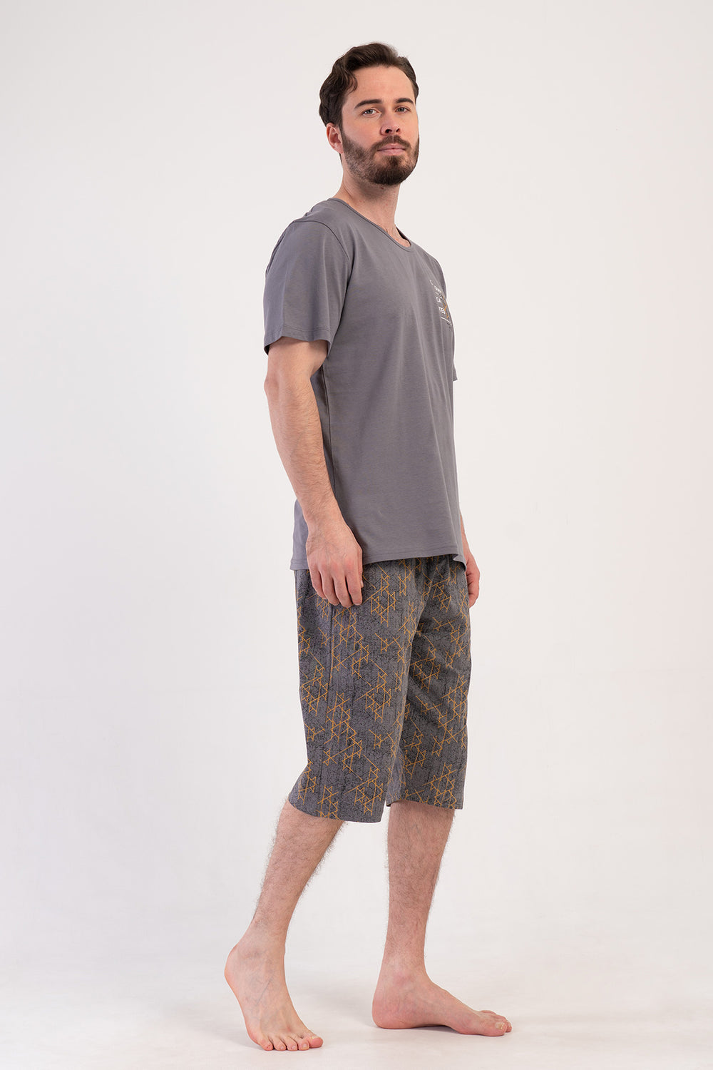 Man Supreme Complicate Capri Set