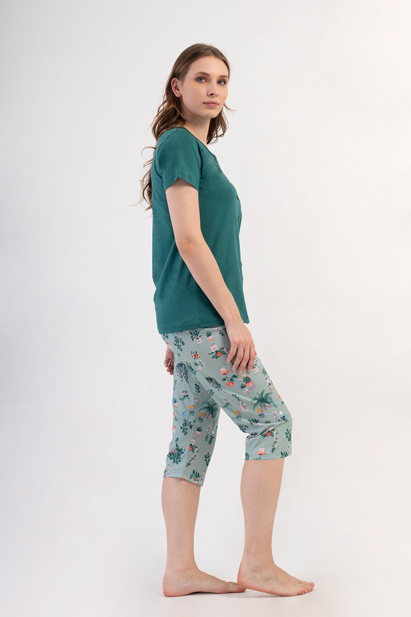 Woman Supreme Kima Buttoned Capri Set