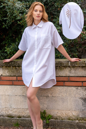 KADIN PAMUK SIRTTA VE CEPTE TRANSPARAN NAKISLI KISA KOL GOMLEK ELBISE