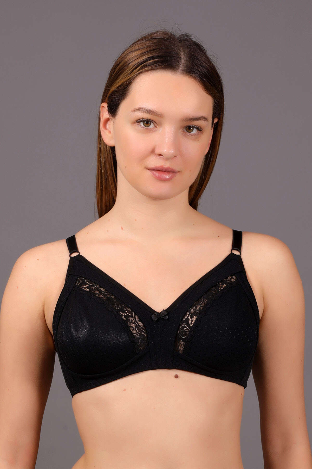 Model Tanımı: Kadın Desteksiz B Cup Sütyen Model Tanımı: Kadın Desteksiz B Cup Sütyen