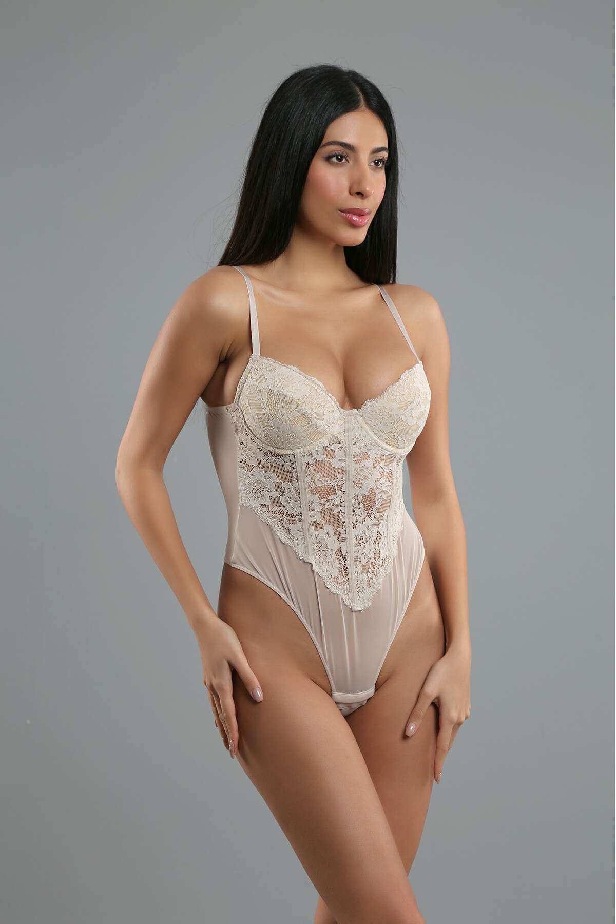 BODY-Destekli B CUP KUTULU BODY-Destekli B CUP KUTULU