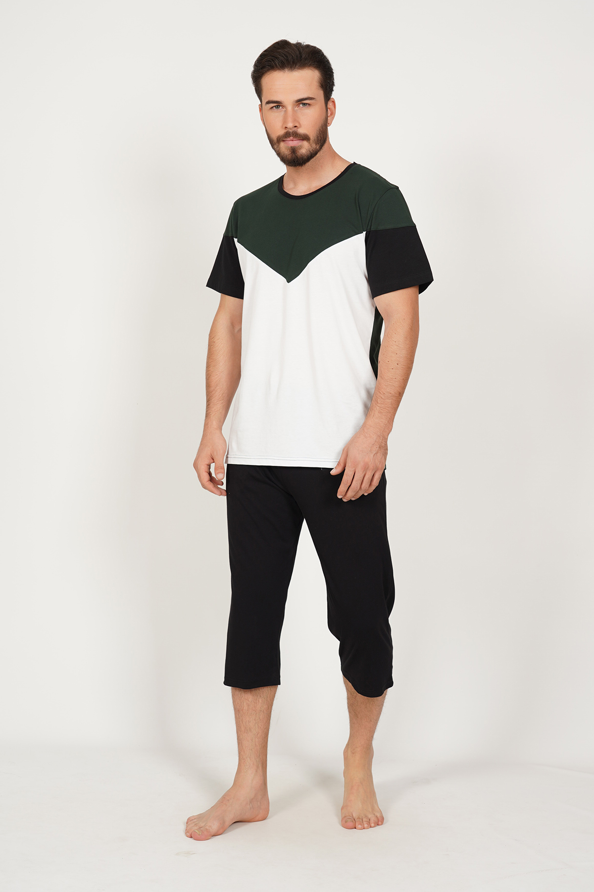 Man Geometric Capri Set Man Geometric Capri Set