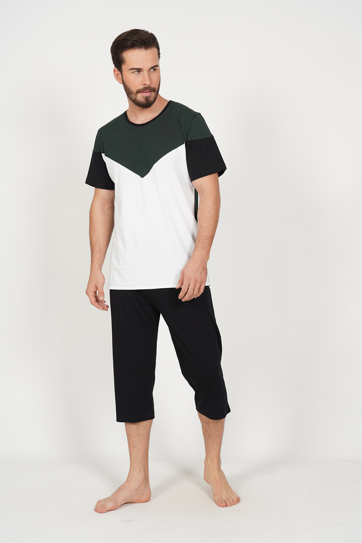 Man Geometric Capri Set Man Geometric Capri Set