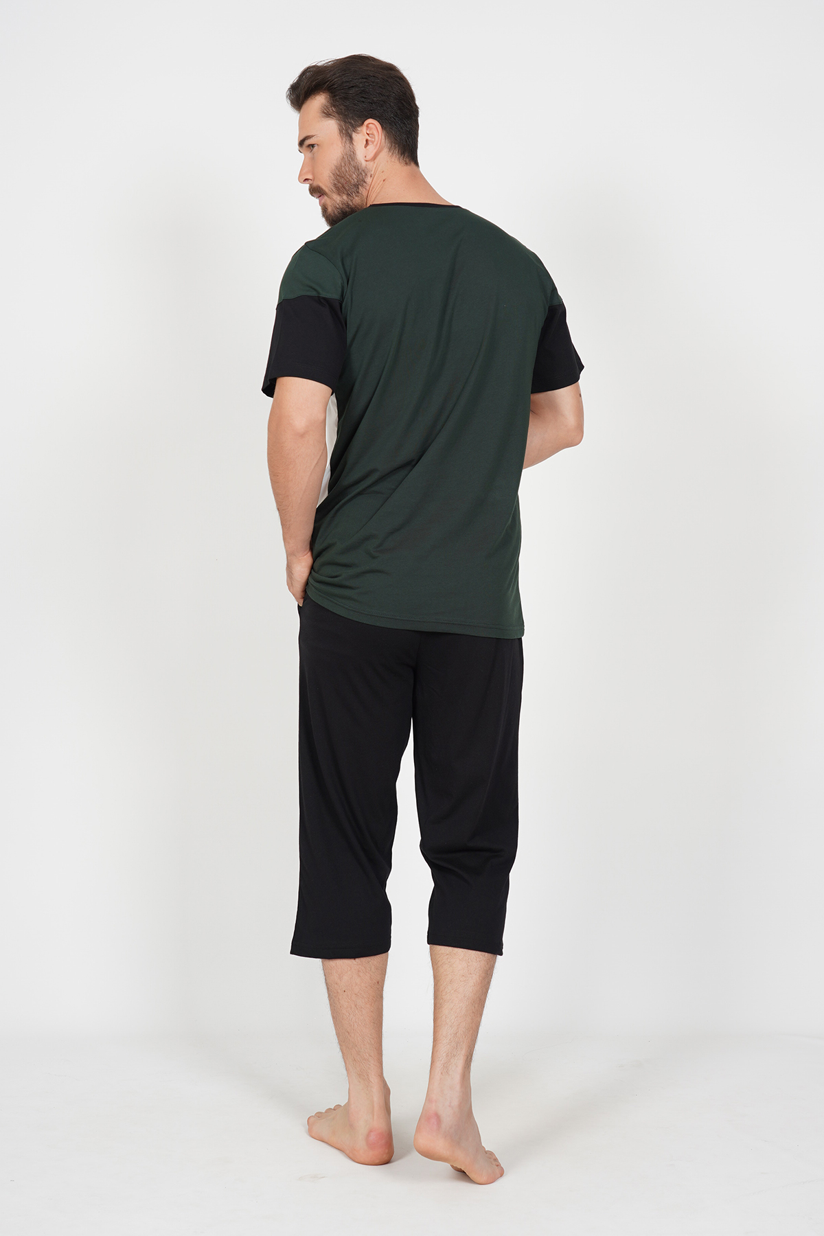 Man Geometric Capri Set Man Geometric Capri Set