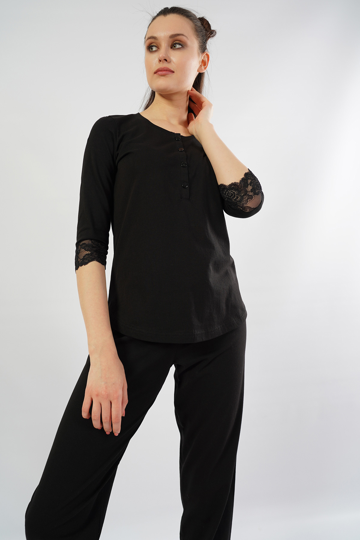 Woman Lace Pyjama Set Woman Lace Pyjama Set