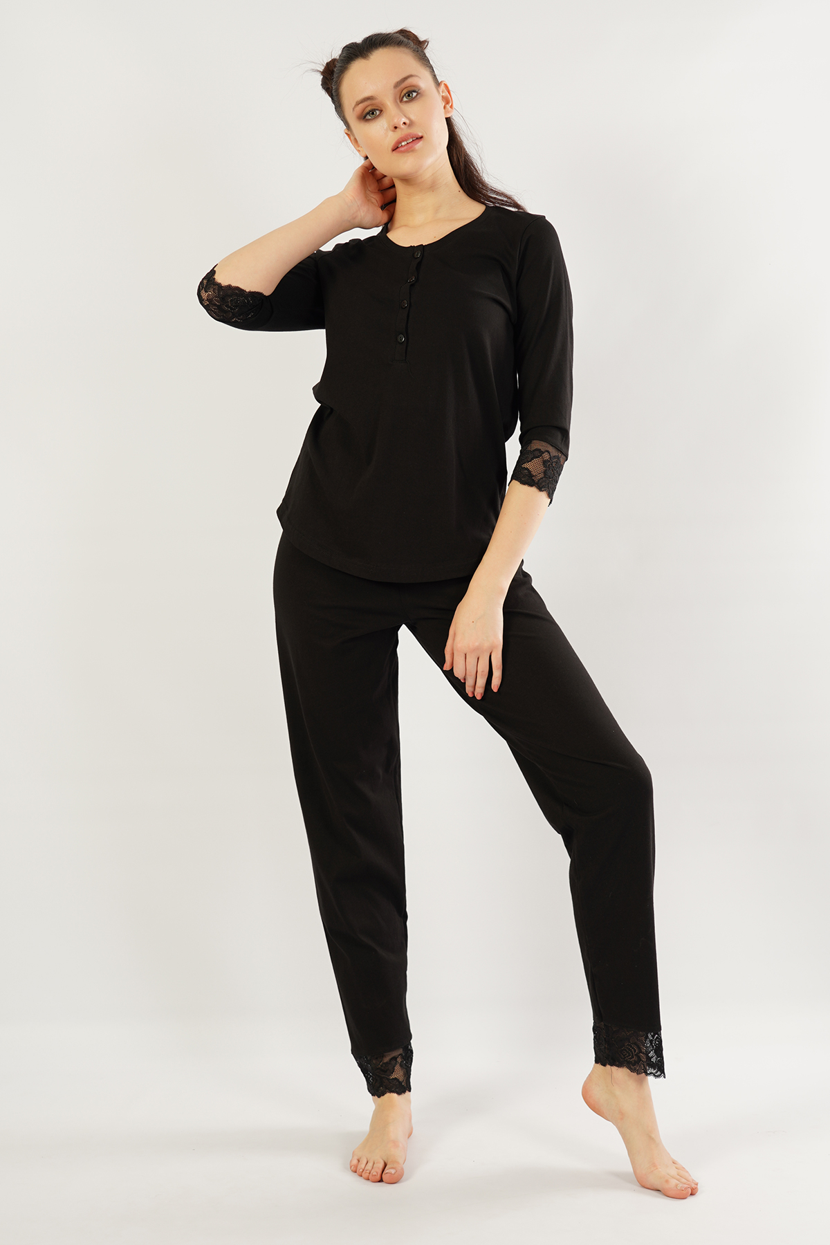 Woman Lace Pyjama Set Woman Lace Pyjama Set