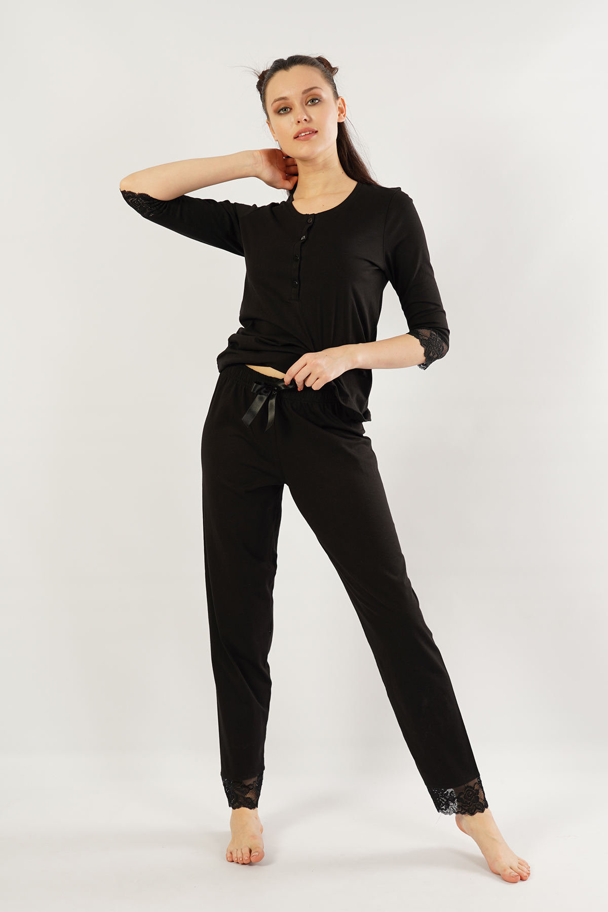 Woman Lace Pyjama Set Woman Lace Pyjama Set