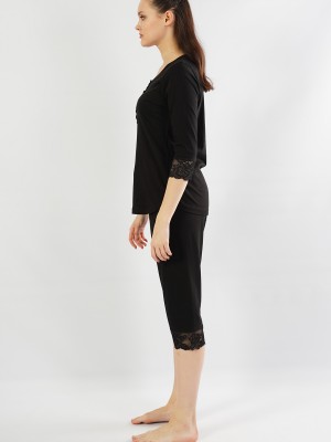 Woman Lace Capri Set Woman Lace Capri Set