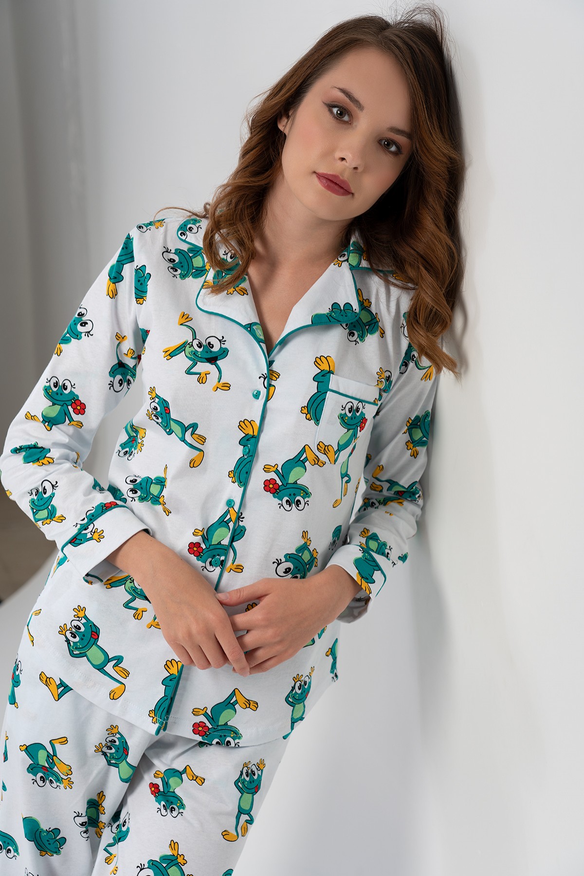 Woman Frogy Pyjama Set Woman Frogy Pyjama Set