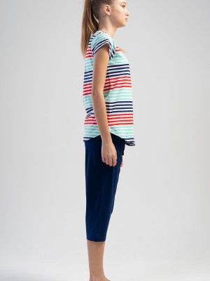 Woman Kind Capri Set Woman Kind Capri Set