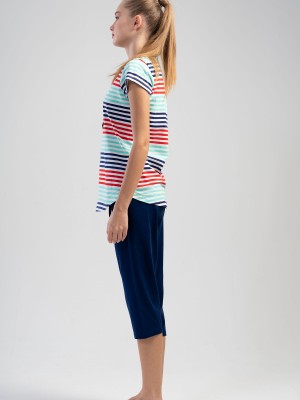 Woman Kind Capri Set Woman Kind Capri Set