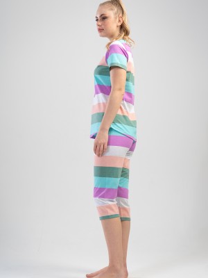 Woman Colorful Capri Set Woman Colorful Capri Set