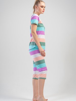 Woman Colorful Capri Set Woman Colorful Capri Set