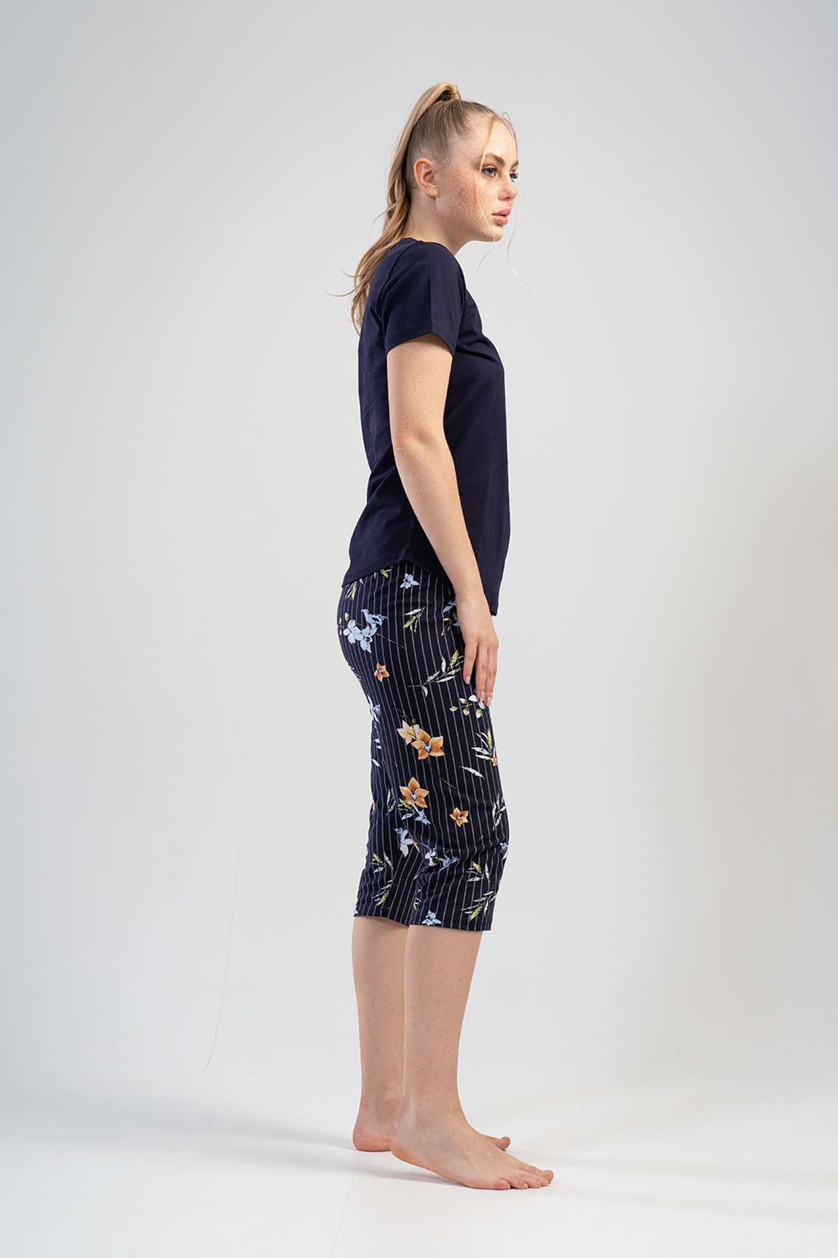 Woman Dress Blues Capri Set Woman Dress Blues Capri Set