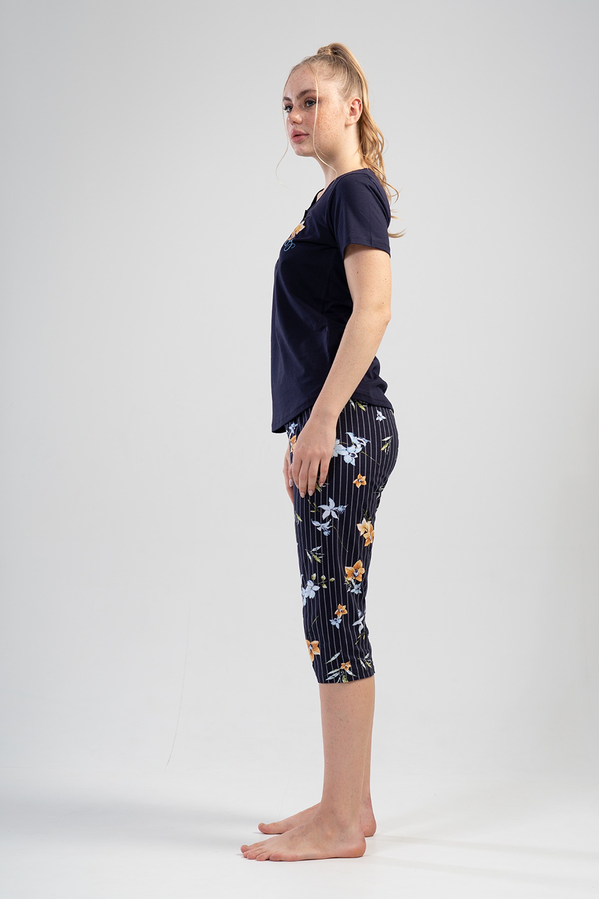 Woman Dress Blues Capri Set Woman Dress Blues Capri Set