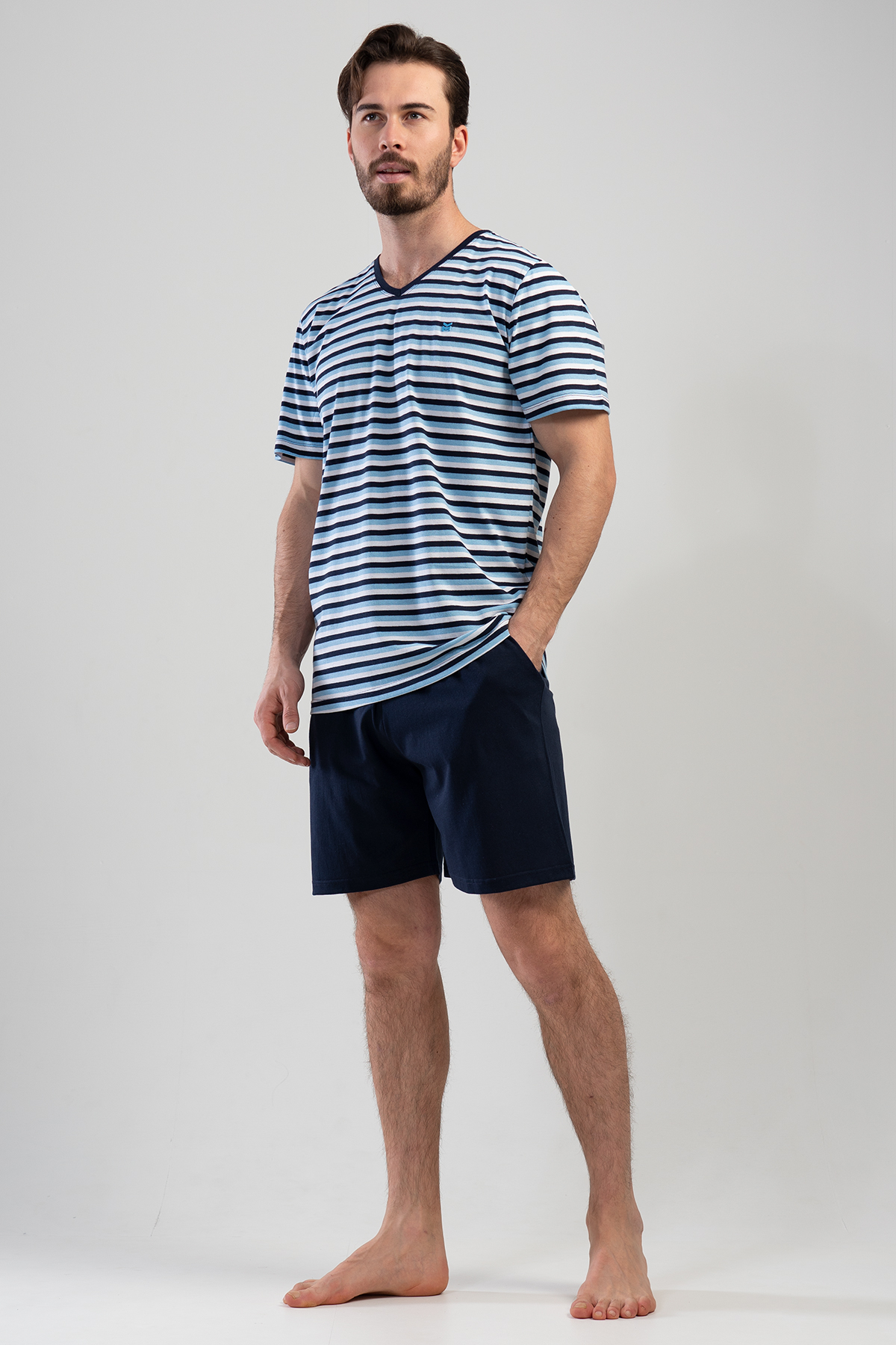 Man XXL V Neck Short Set Man XXL V Neck Short Set