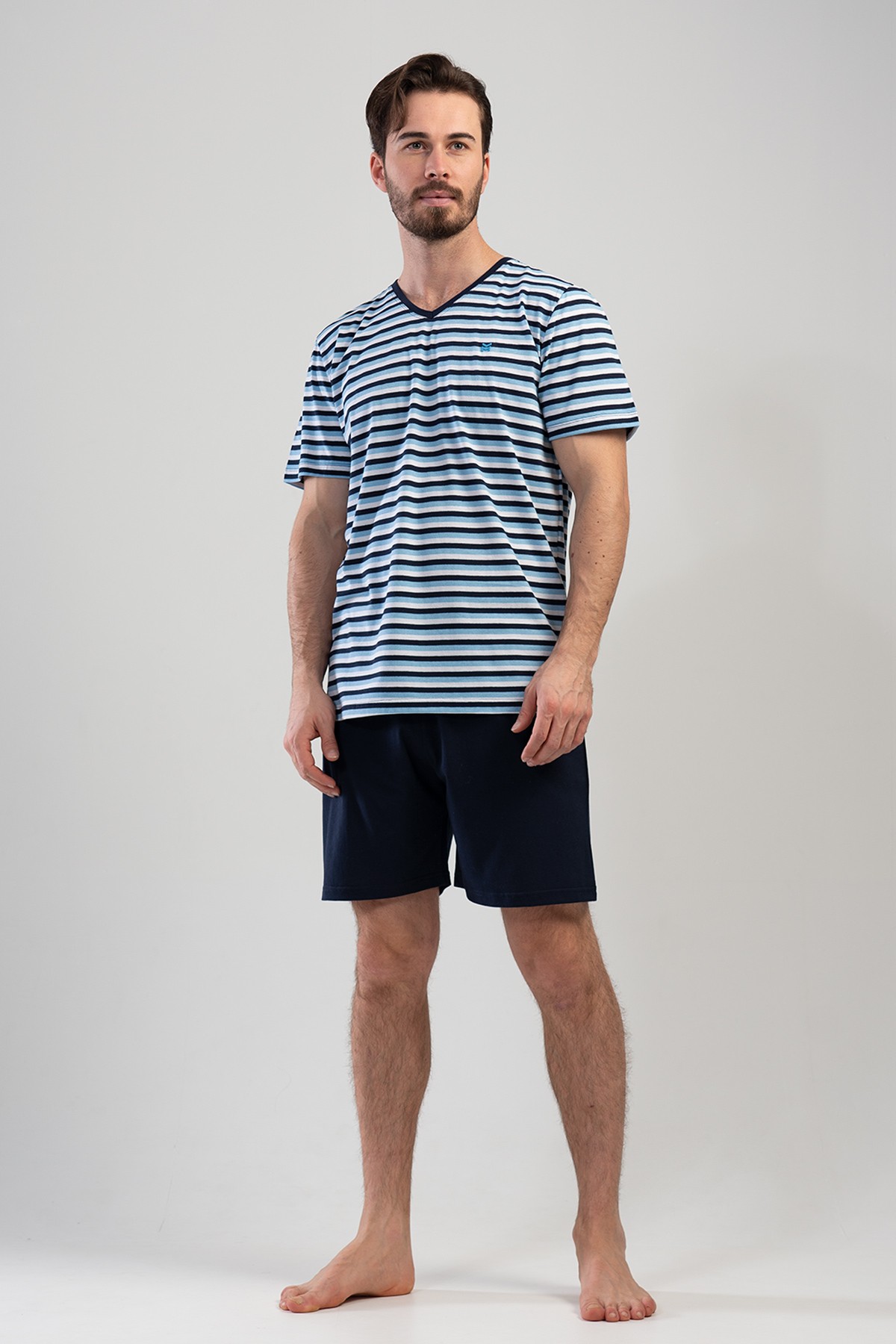 Man XXL V Neck Short Set Man XXL V Neck Short Set
