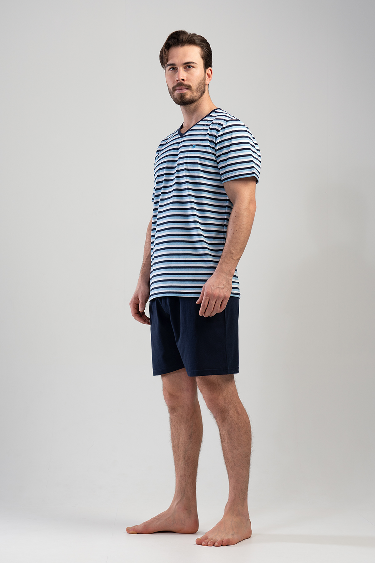 Man XXL V Neck Short Set Man XXL V Neck Short Set