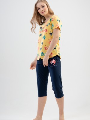 Woman Handcraft Capri Set Woman Handcraft Capri Set
