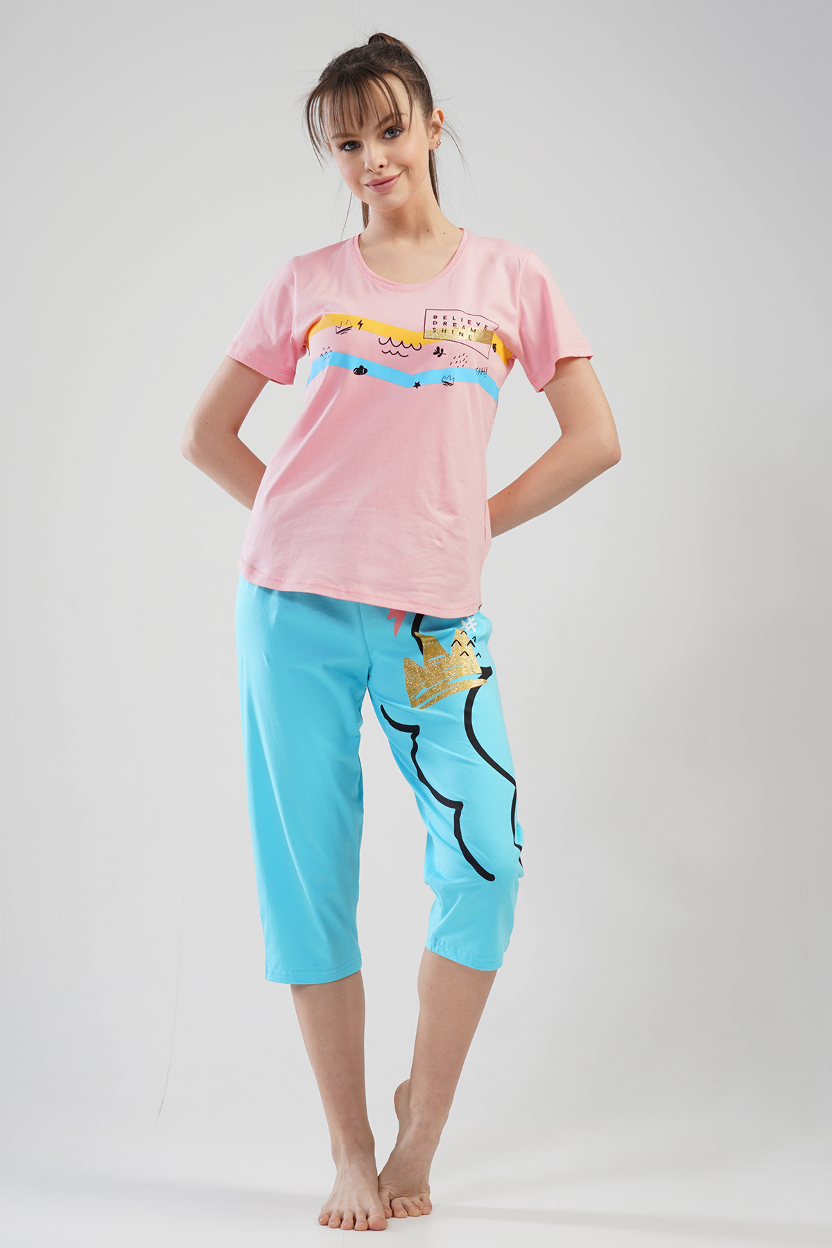 Woman Sheny Capri Set Woman Sheny Capri Set