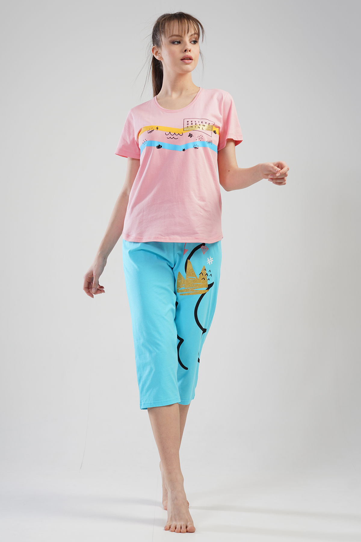 Woman Sheny Capri Set Woman Sheny Capri Set