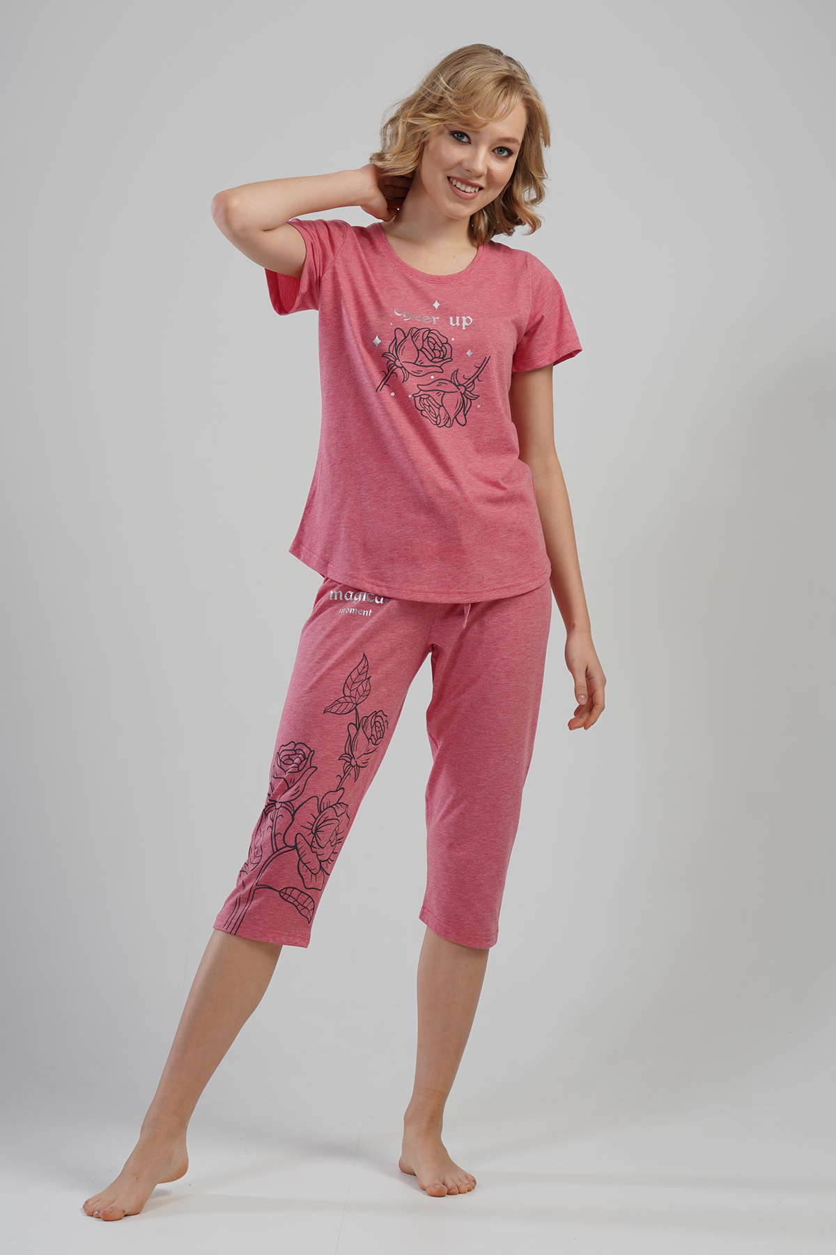 Woman Meny Capri Set Woman Meny Capri Set
