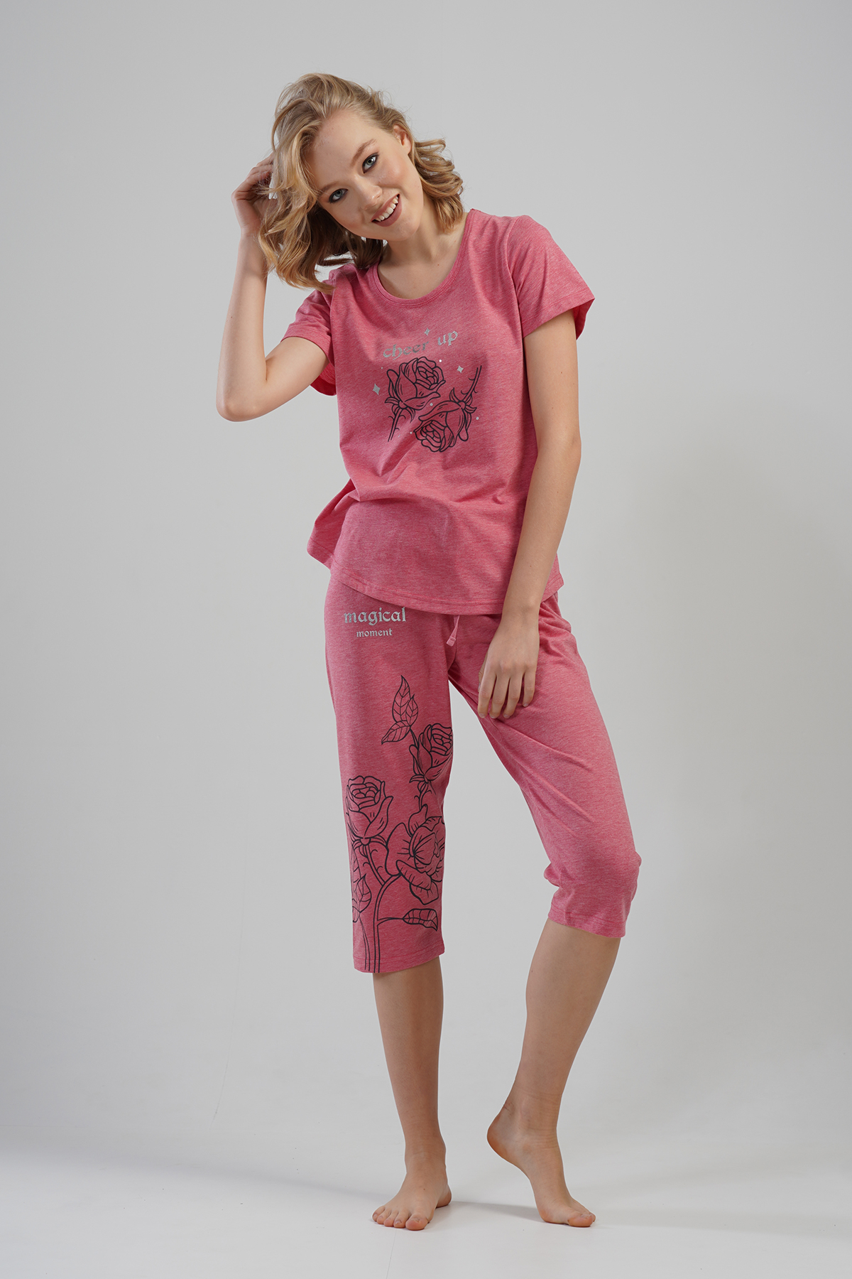 Woman Meny Capri Set Woman Meny Capri Set