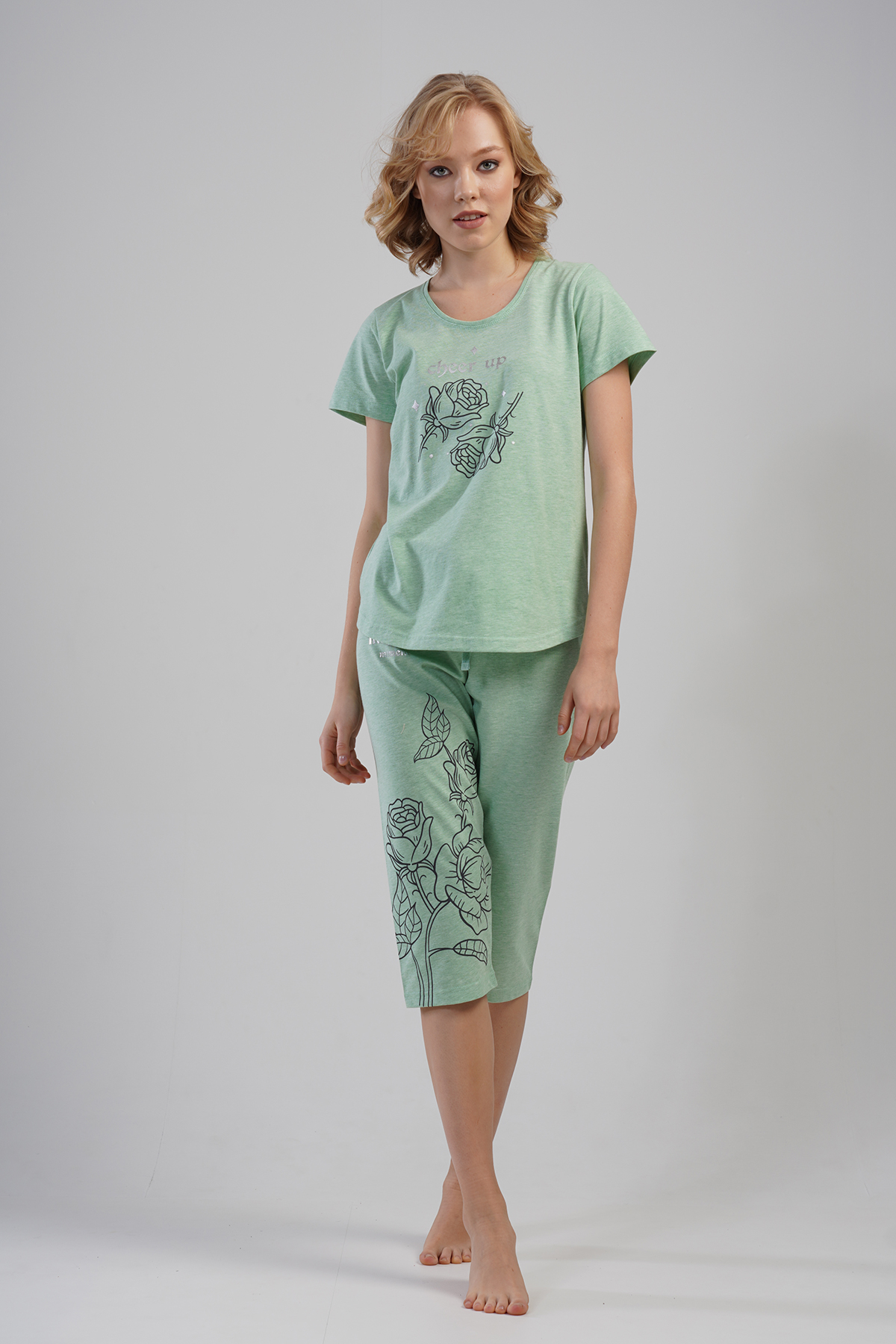 Woman Meny Capri Set Woman Meny Capri Set