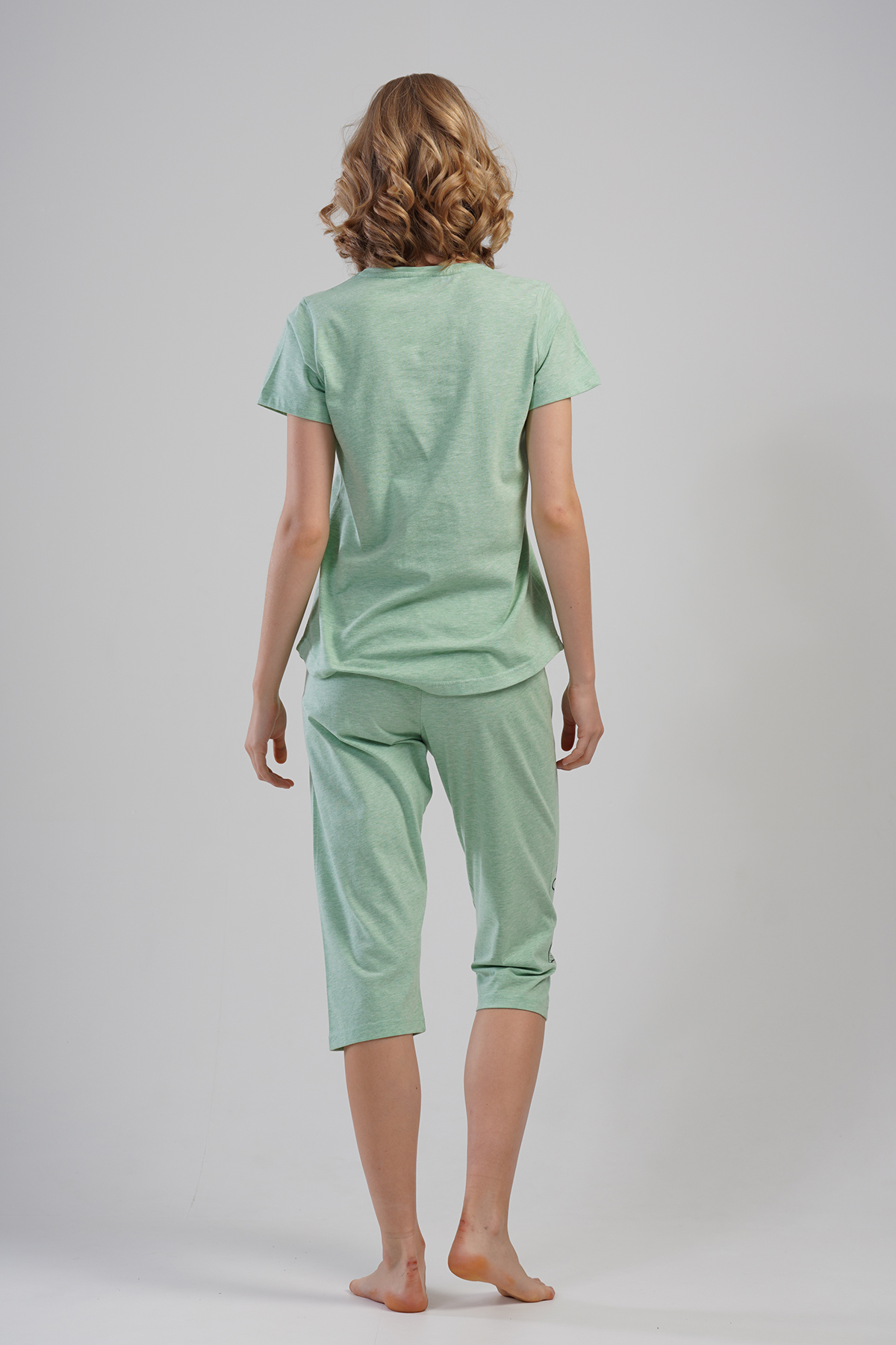 Woman Meny Capri Set Woman Meny Capri Set