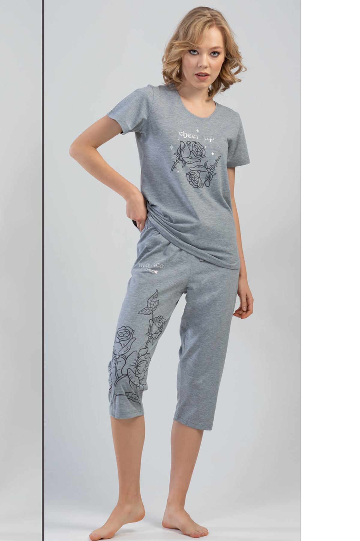 Woman Meny Capri Set Woman Meny Capri Set