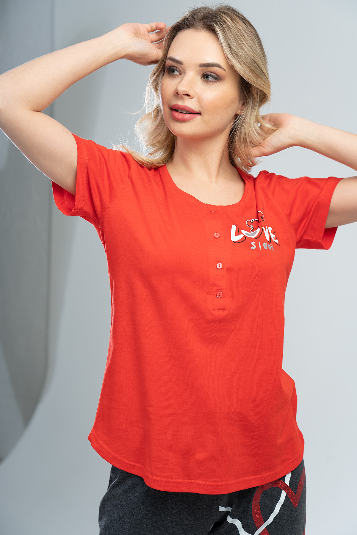 Woman Supreme Loven Buttoned Capri Set Woman Supreme Loven Buttoned Capri Set