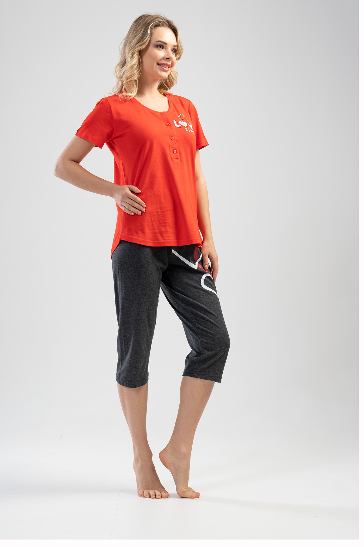 Woman Supreme Loven Buttoned Capri Set Woman Supreme Loven Buttoned Capri Set