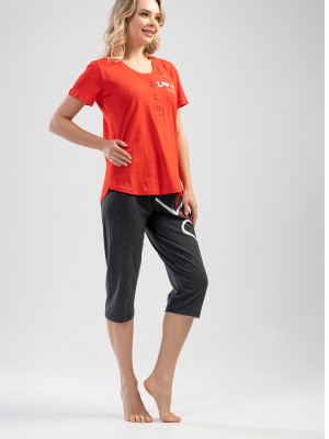 Woman Supreme Loven Buttoned Capri Set Woman Supreme Loven Buttoned Capri Set