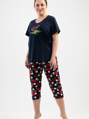 Woman Big Size Rose Capri Set Woman Big Size Rose Capri Set