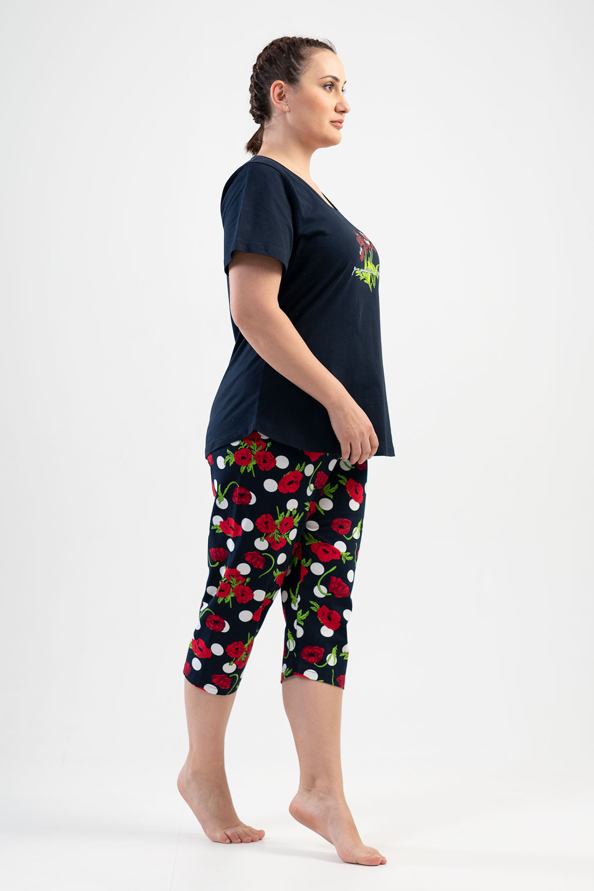 Woman Big Size Rose Capri Set Woman Big Size Rose Capri Set