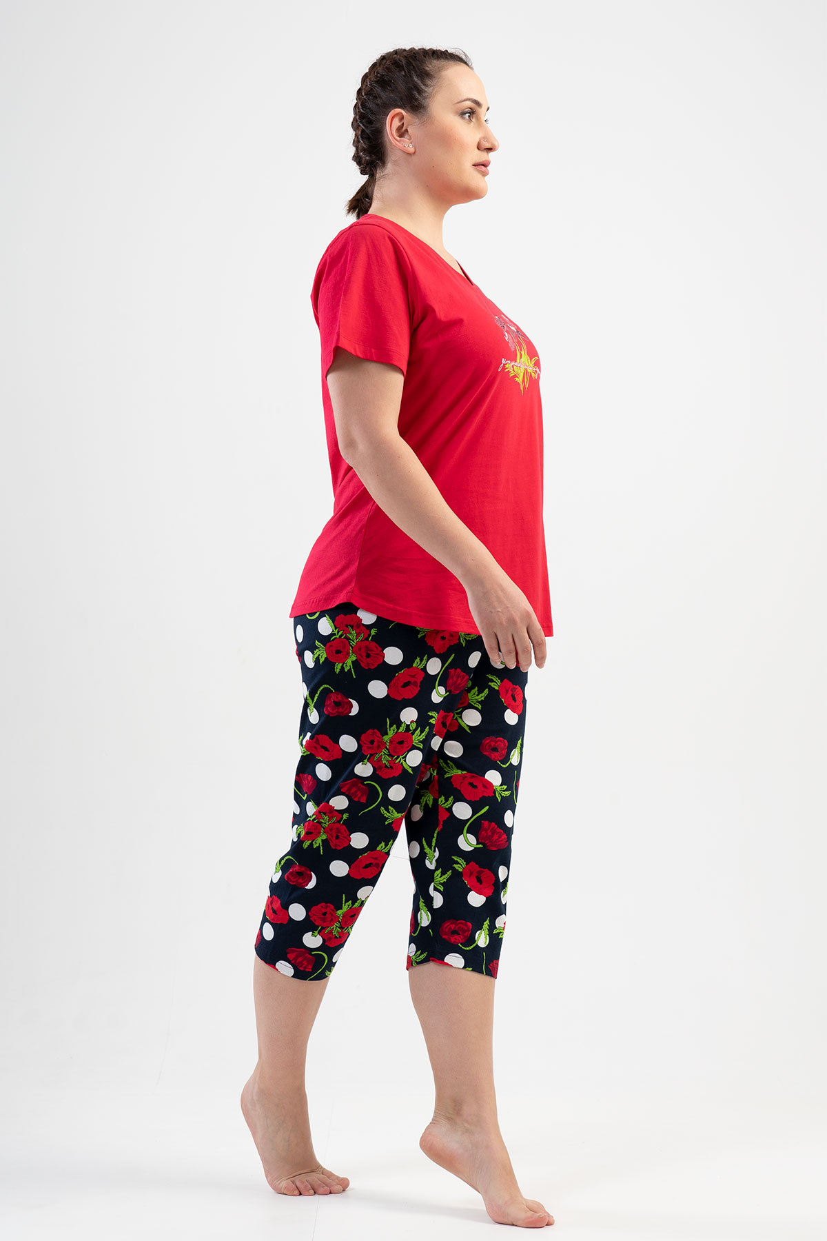 Woman Big Size Rose Capri Set Woman Big Size Rose Capri Set