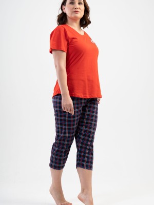 Woman Big Size Grave Capri Set Woman Big Size Grave Capri Set