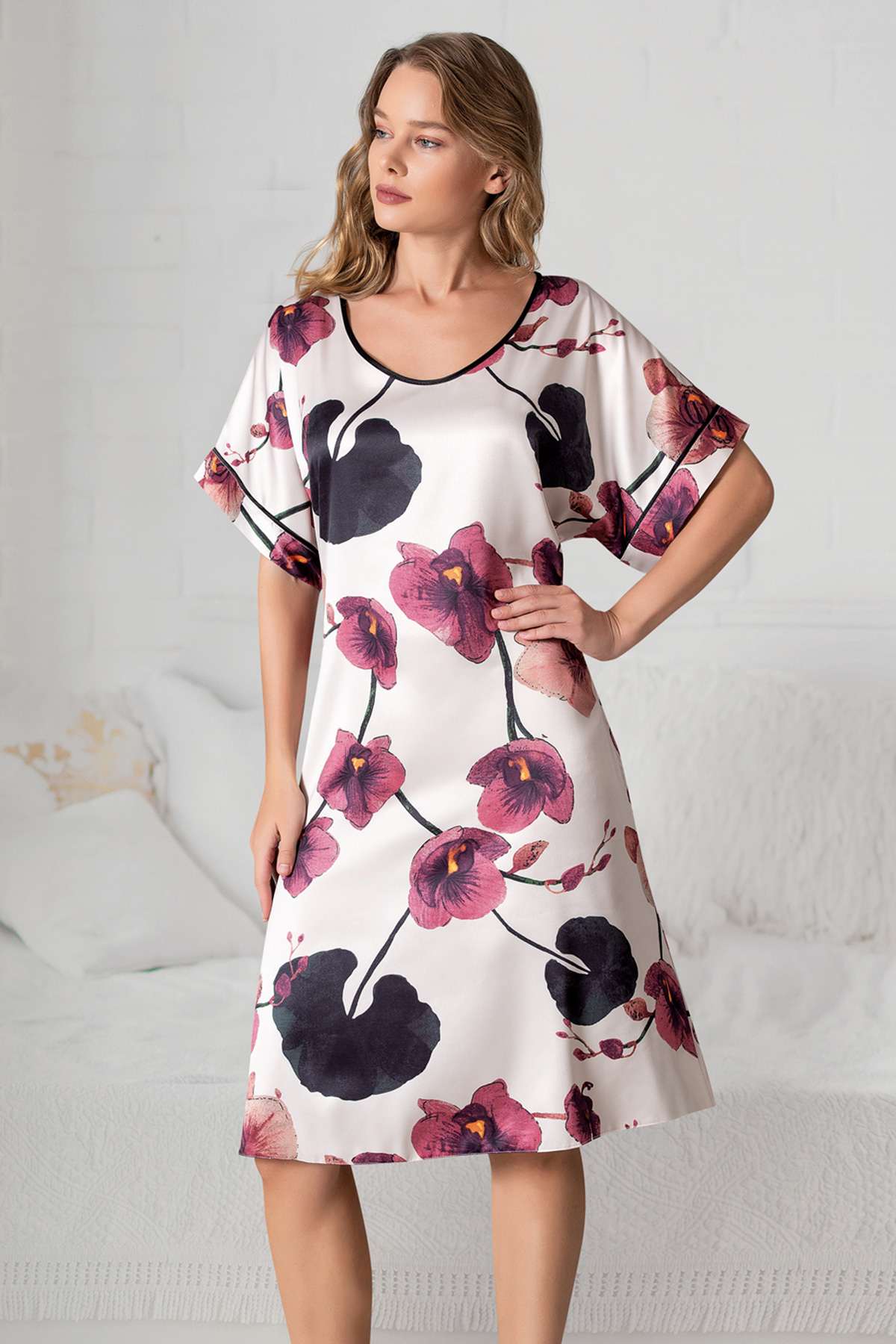 Woman Satin Big Size Floral Dress Woman Satin Big Size Floral Dress