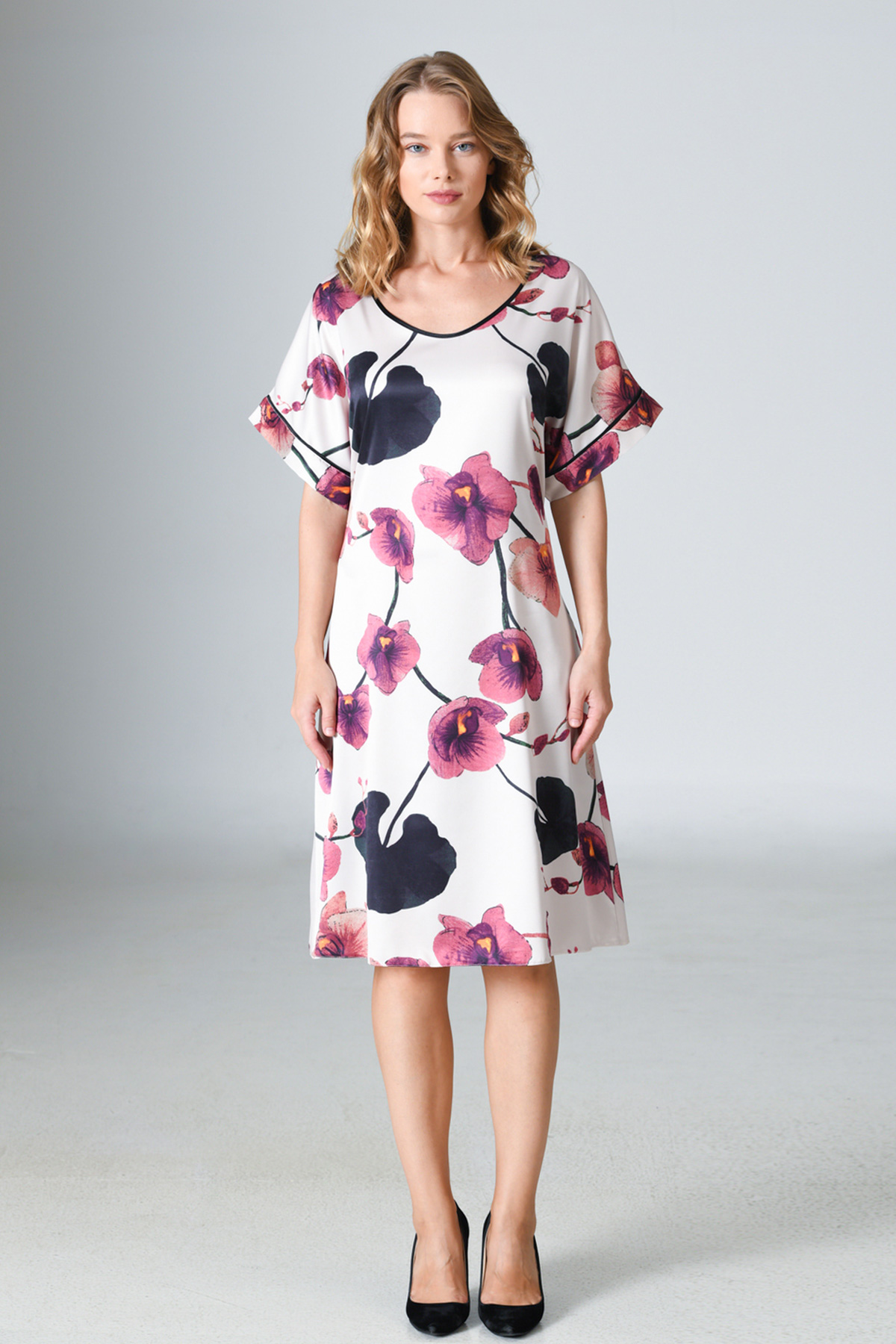 Woman Satin Big Size Floral Dress Woman Satin Big Size Floral Dress