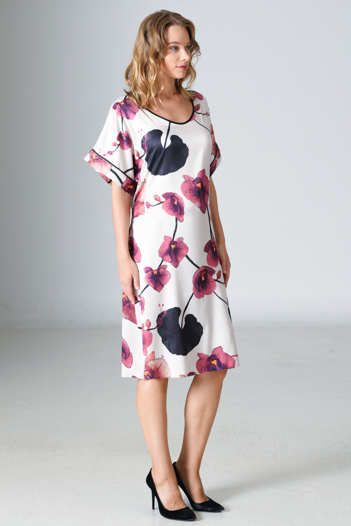 Woman Satin Big Size Floral Dress Woman Satin Big Size Floral Dress