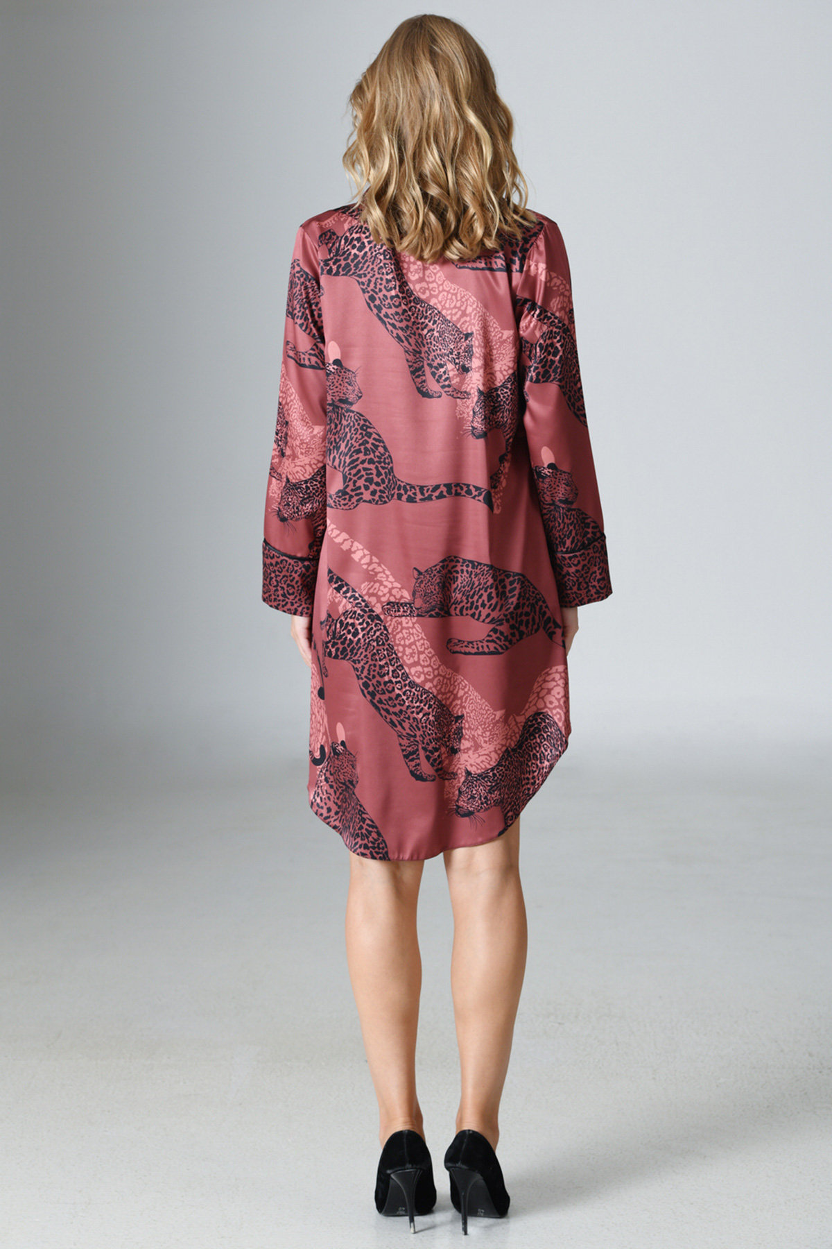 Woman Satin Exclusive Camellia Shirt Woman Satin Exclusive Camellia Shirt