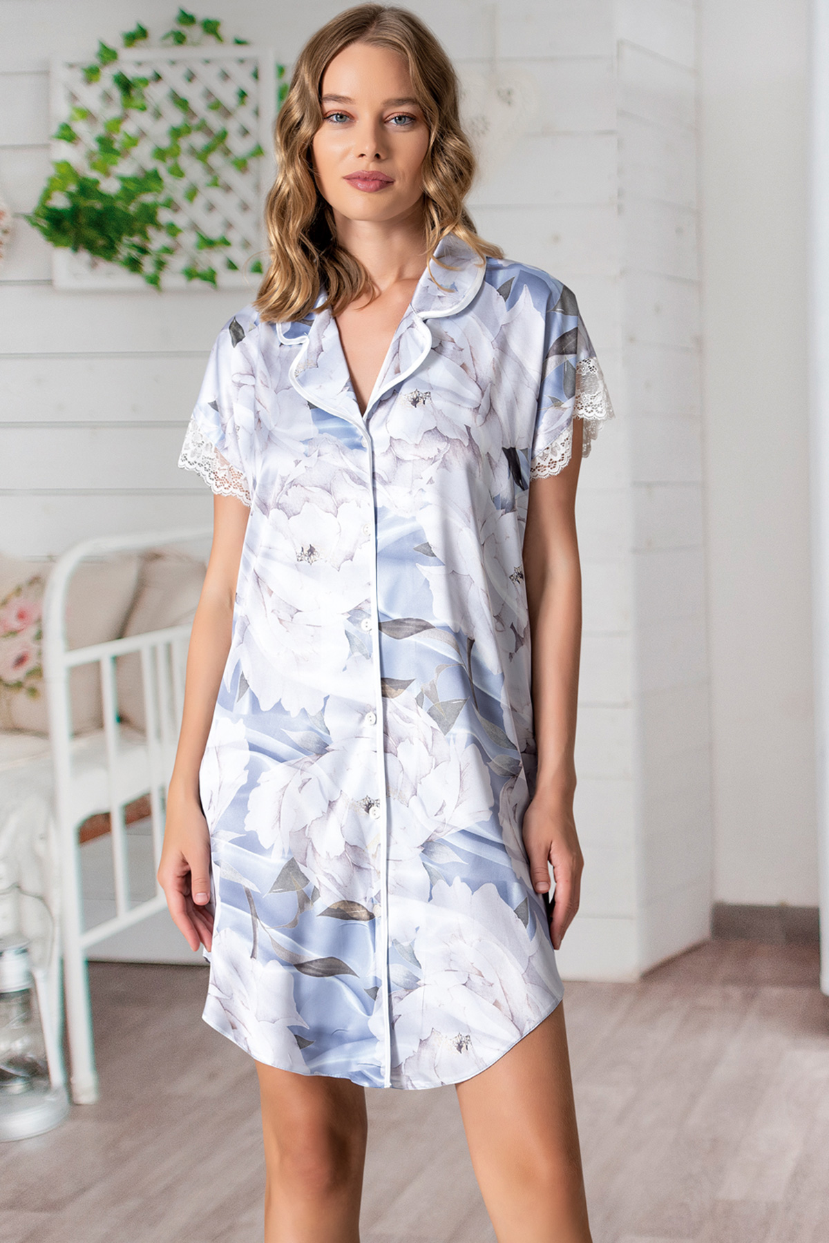 Woman Satin Exclusive Lily Shirt Woman Satin Exclusive Lily Shirt