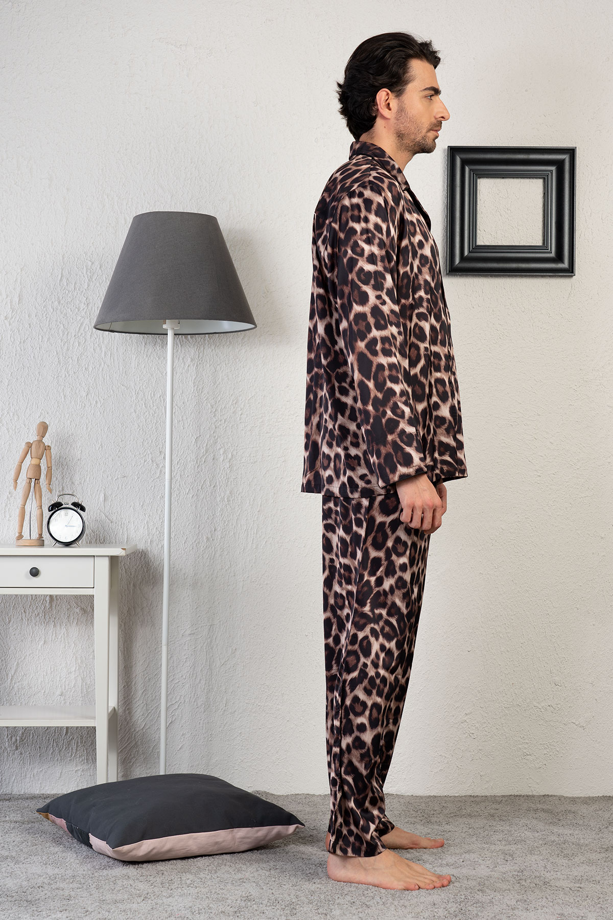 Man Leopard Pattern Satin Pyjama Set Man Leopard Pattern Satin Pyjama Set