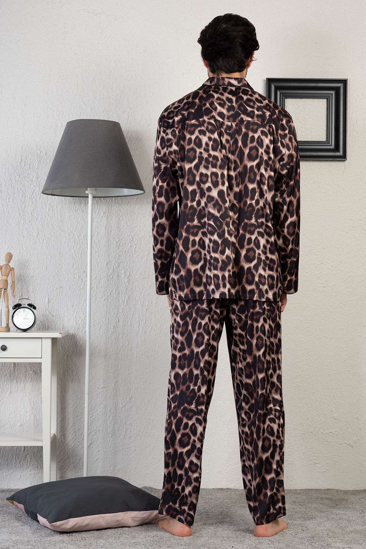 Man Leopard Pattern Satin Pyjama Set Man Leopard Pattern Satin Pyjama Set
